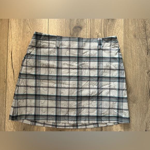 Nike Women’s Dri Fit Golf Skort Size 10 - Picture 1 of 8